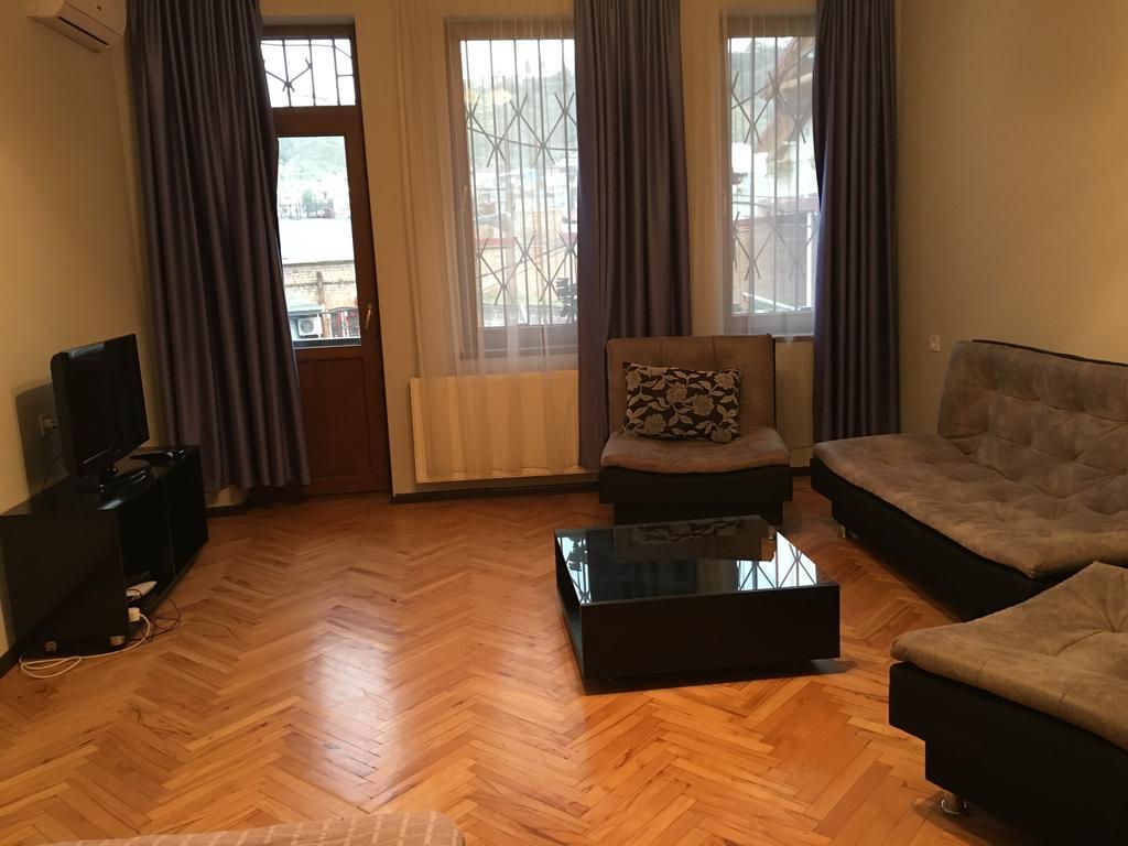 Nana Apartment Tbilisi ภายนอก รูปภาพ