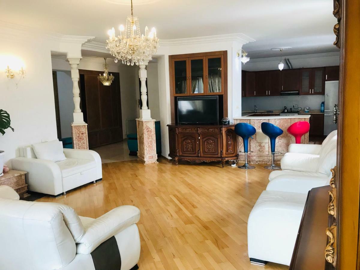 Nana Apartment Tbilisi ภายนอก รูปภาพ